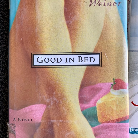 Bundle is 3 Jennifer Weiner books - Picture 5 of 6